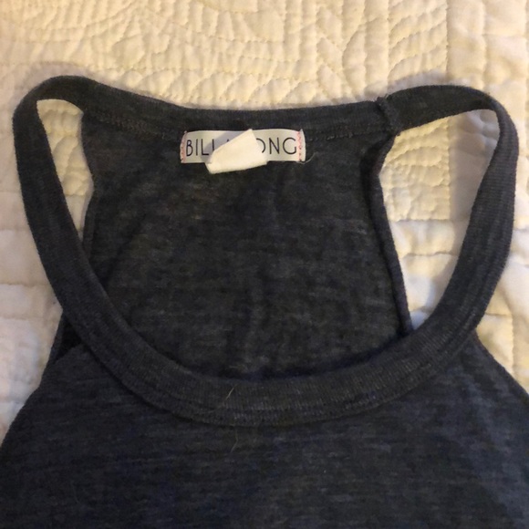 Billabong tank. Never been worn. - Picture 2 of 3